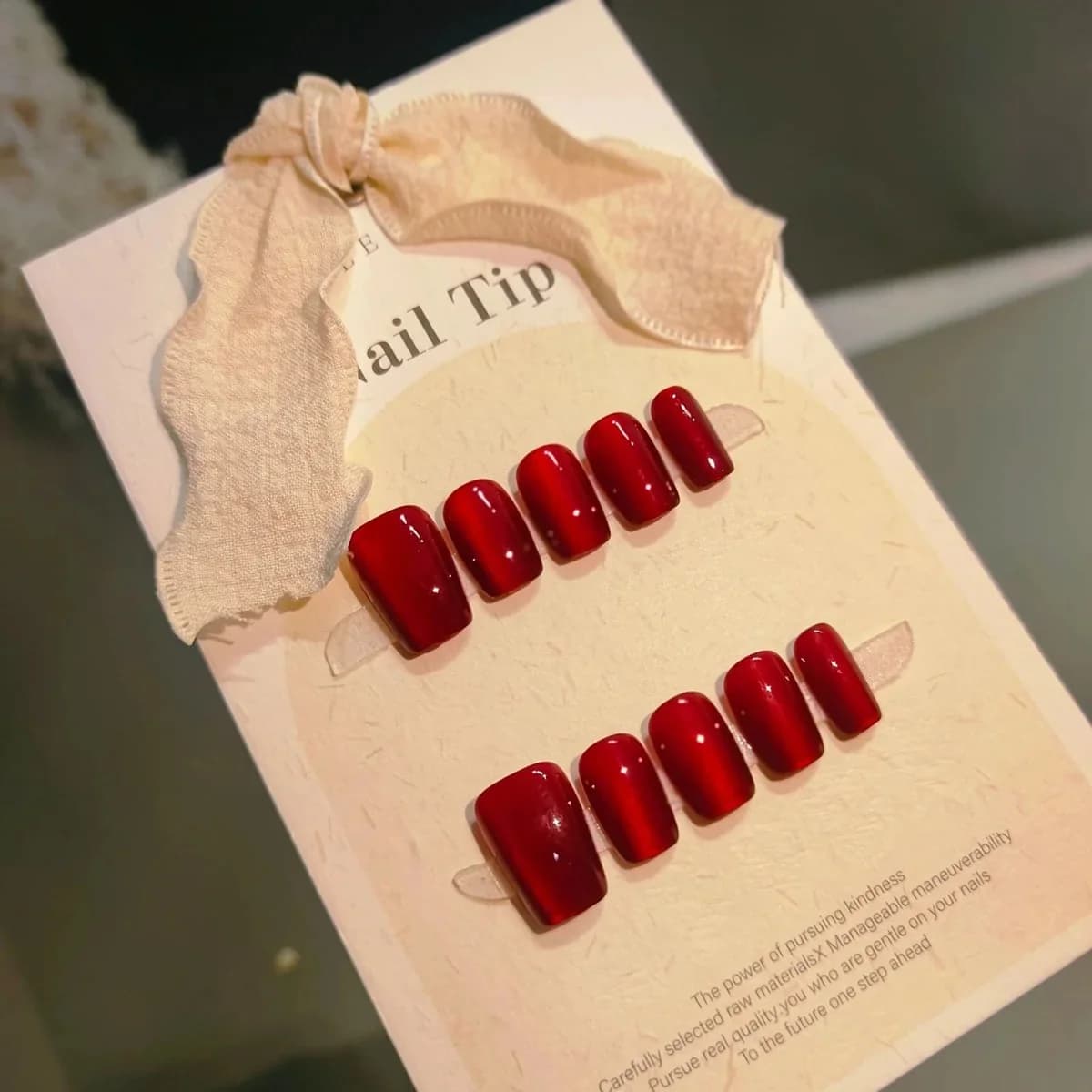 Punased kassisilma lühikesed ruudukujulised glitter-maniküüri komplekt