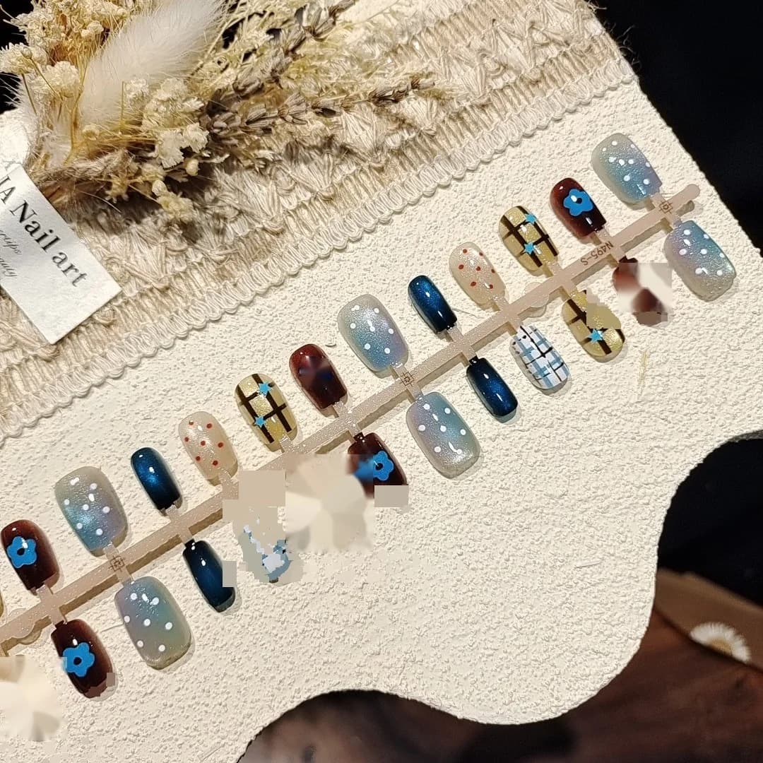 Kassisilma kunstküüned täheglitteriga, lühike balletikujuline